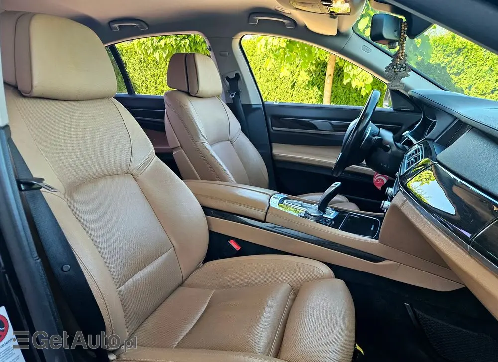 BMW Seria 7 740d