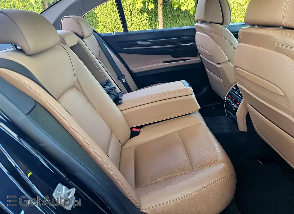 BMW Seria 7 740d