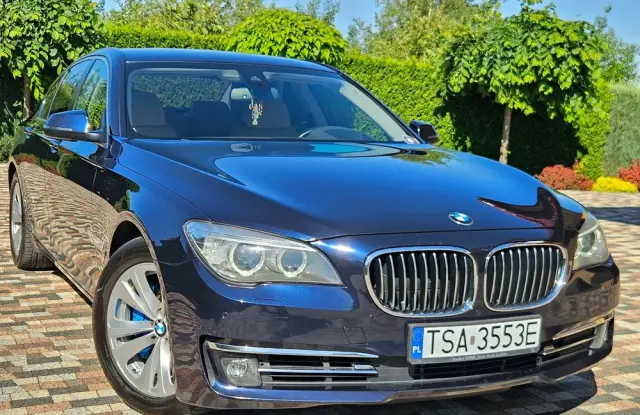 BMW Seria 7 740d