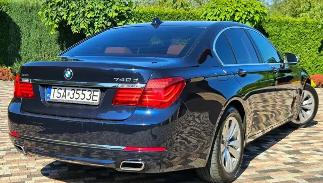 BMW Seria 7 740d
