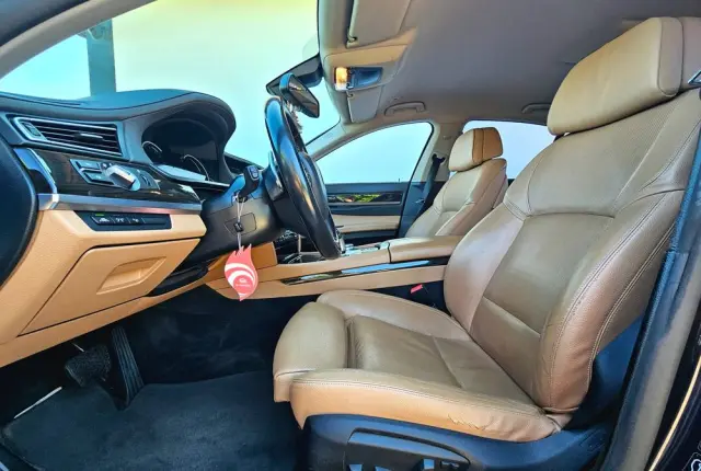 BMW Seria 7 740d
