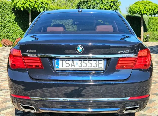 BMW Seria 7 740d
