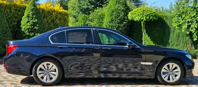 BMW Seria 7 740d
