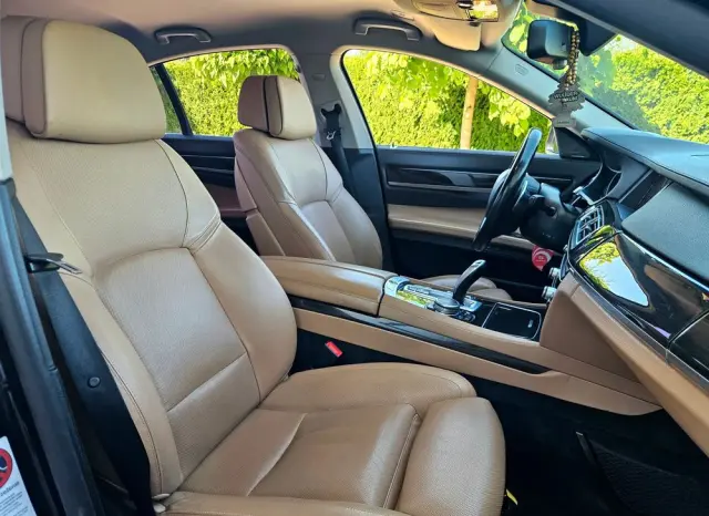 BMW Seria 7 740d