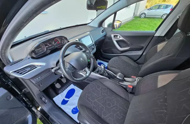 PEUGEOT 2008 1.2 VTi (82 KM)