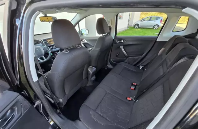 PEUGEOT 2008 1.2 VTi (82 KM)