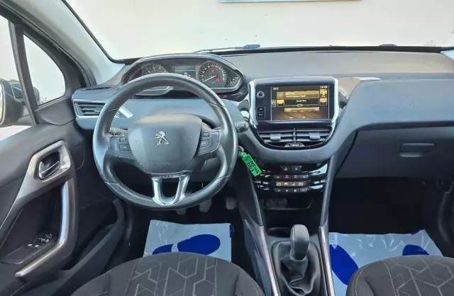 PEUGEOT 2008 1.2 VTi (82 KM)