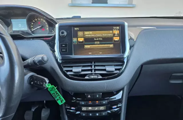 PEUGEOT 2008 1.2 VTi (82 KM)