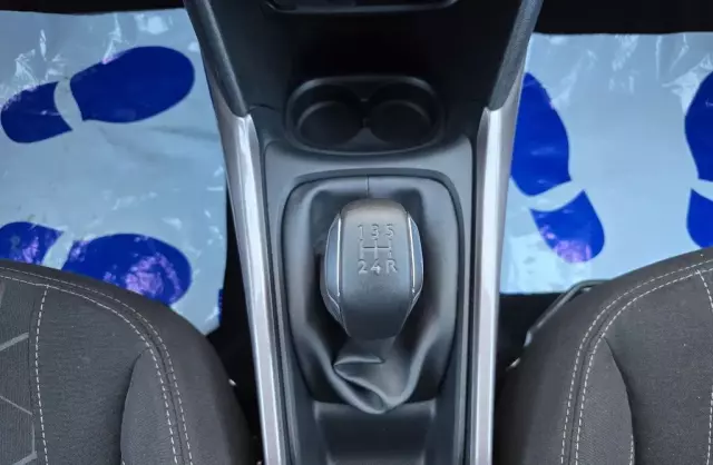 PEUGEOT 2008 1.2 VTi (82 KM)