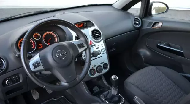 OPEL Corsa 