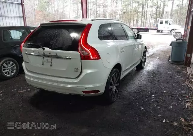 VOLVO XC 60 T6 Drive-E R-Design Momentum