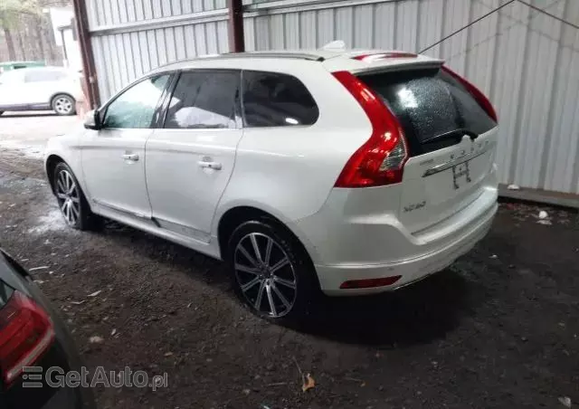 VOLVO XC 60 T6 Drive-E R-Design Momentum