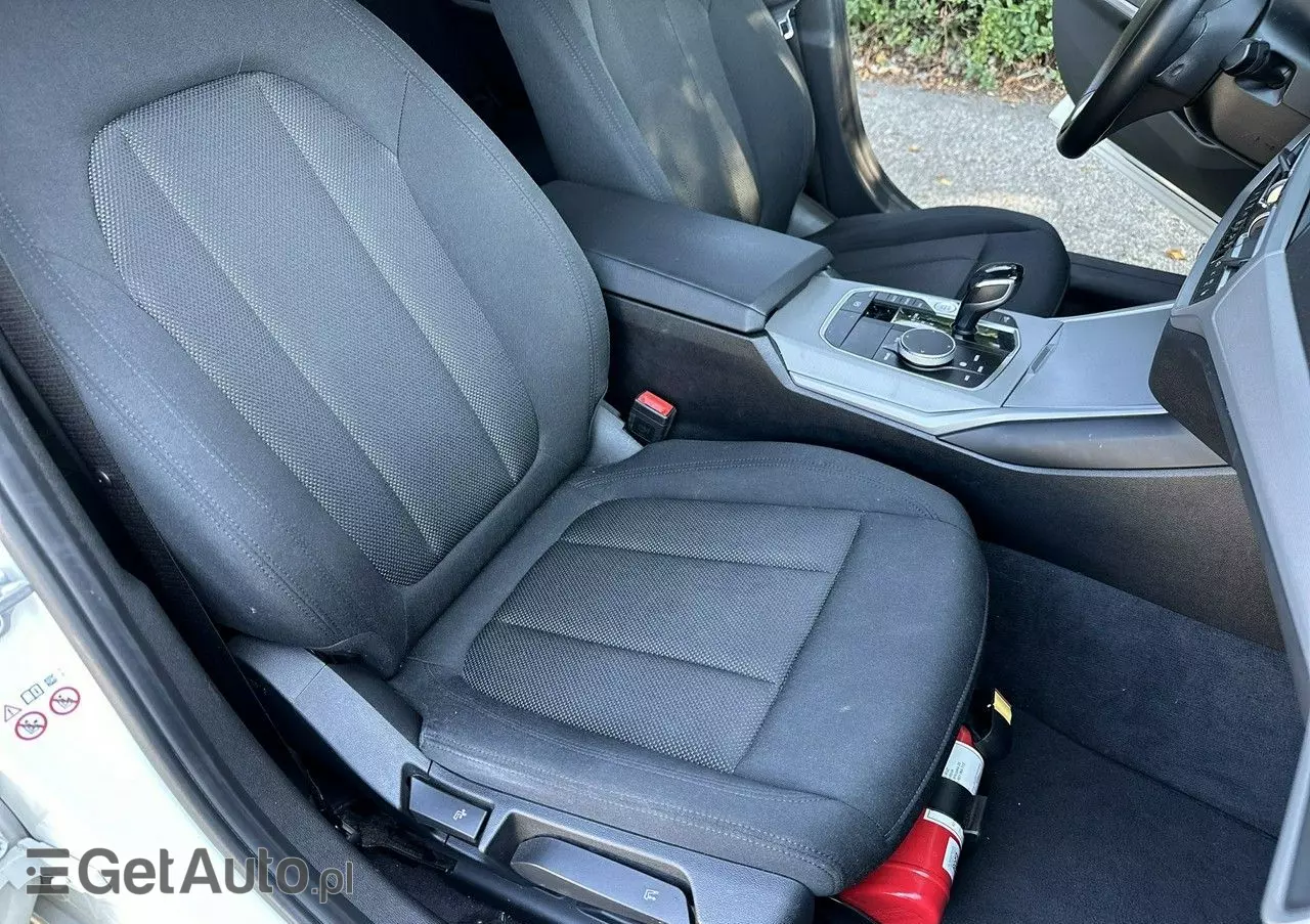 BMW Seria 3 318d Sport Line