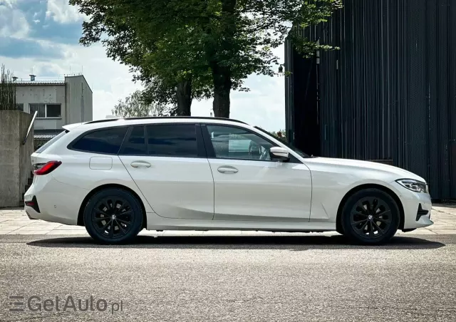 BMW Seria 3 318d Sport Line