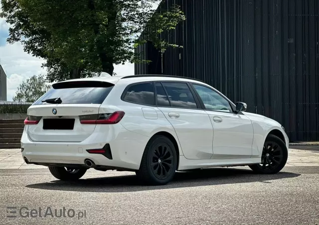 BMW Seria 3 318d Sport Line