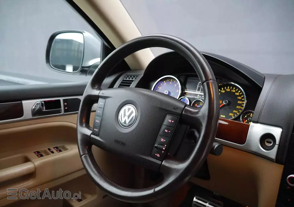 VOLKSWAGEN Touareg 4.2 V8 Automatik Individual