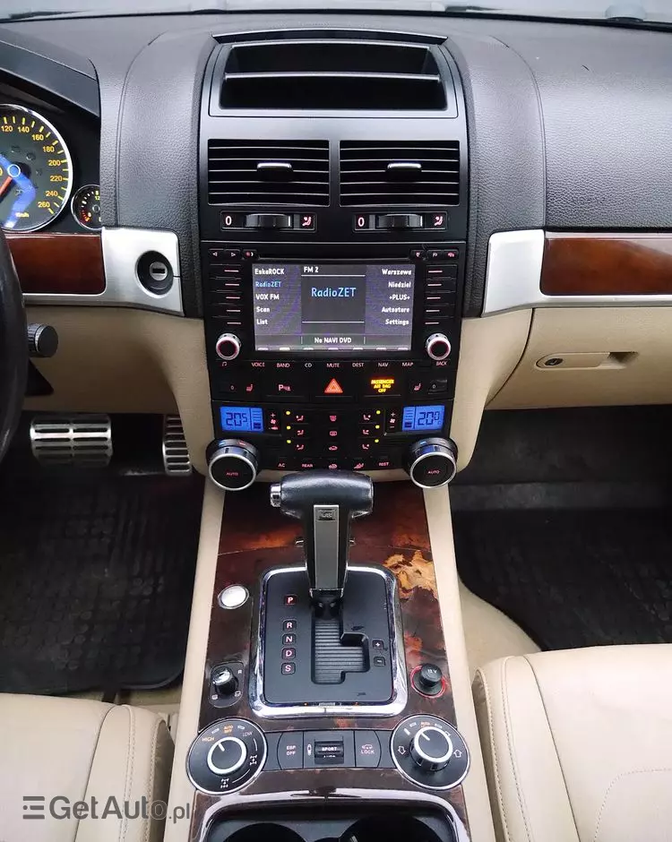 VOLKSWAGEN Touareg 4.2 V8 Automatik Individual