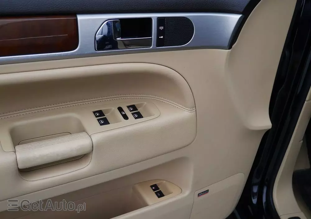 VOLKSWAGEN Touareg 4.2 V8 Automatik Individual