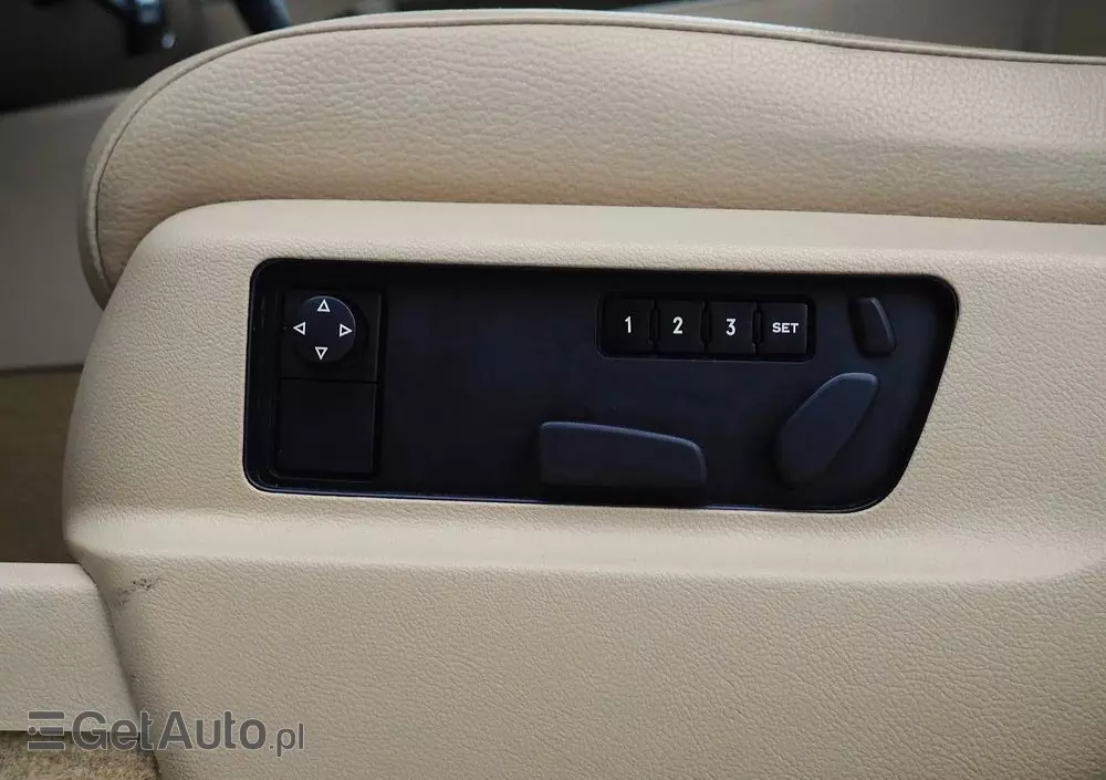 VOLKSWAGEN Touareg 4.2 V8 Automatik Individual