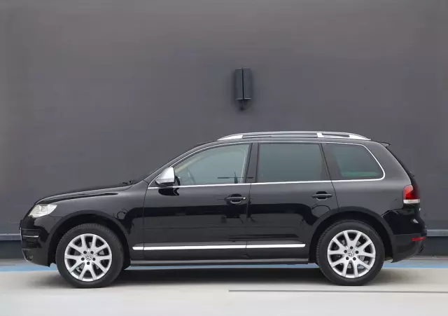 VOLKSWAGEN Touareg 4.2 V8 Automatik Individual