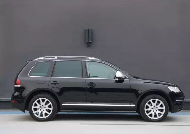 VOLKSWAGEN Touareg 4.2 V8 Automatik Individual