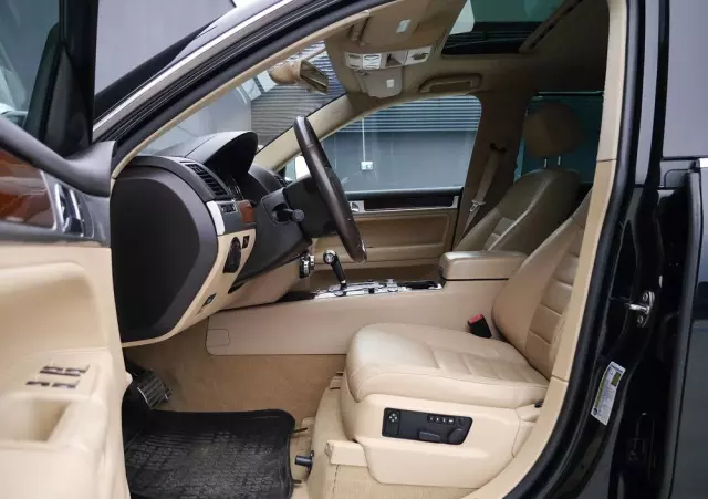 VOLKSWAGEN Touareg 4.2 V8 Automatik Individual