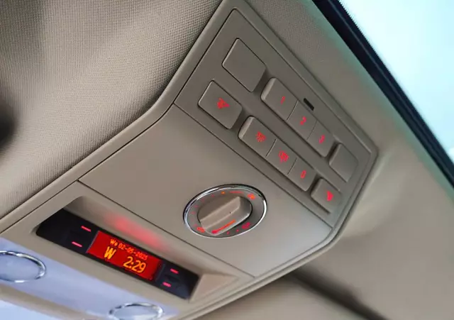 VOLKSWAGEN Touareg 4.2 V8 Automatik Individual