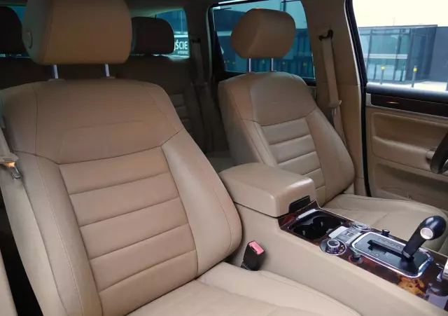 VOLKSWAGEN Touareg 4.2 V8 Automatik Individual