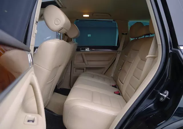 VOLKSWAGEN Touareg 4.2 V8 Automatik Individual