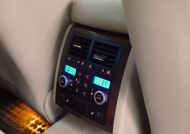 VOLKSWAGEN Touareg 4.2 V8 Automatik Individual