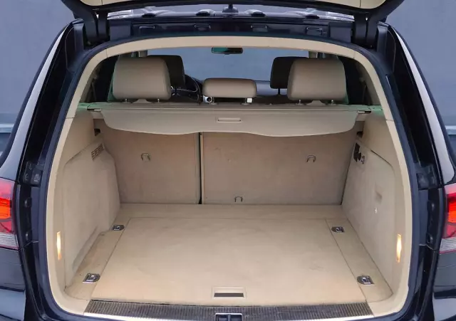 VOLKSWAGEN Touareg 4.2 V8 Automatik Individual