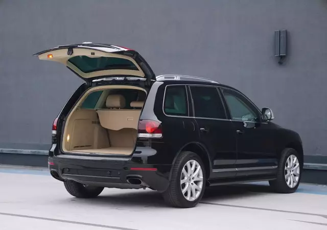 VOLKSWAGEN Touareg 4.2 V8 Automatik Individual