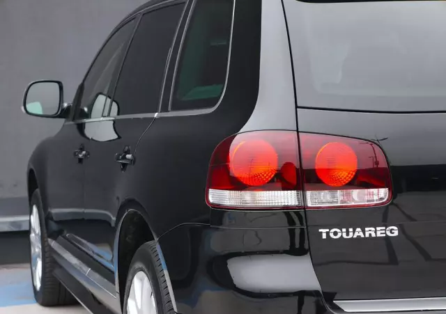 VOLKSWAGEN Touareg 4.2 V8 Automatik Individual