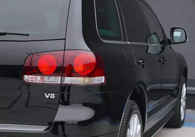 VOLKSWAGEN Touareg 4.2 V8 Automatik Individual