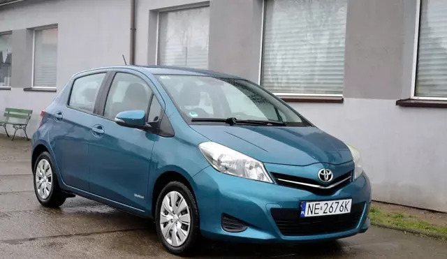TOYOTA Yaris 