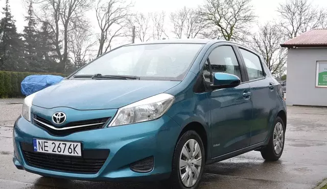 TOYOTA Yaris 