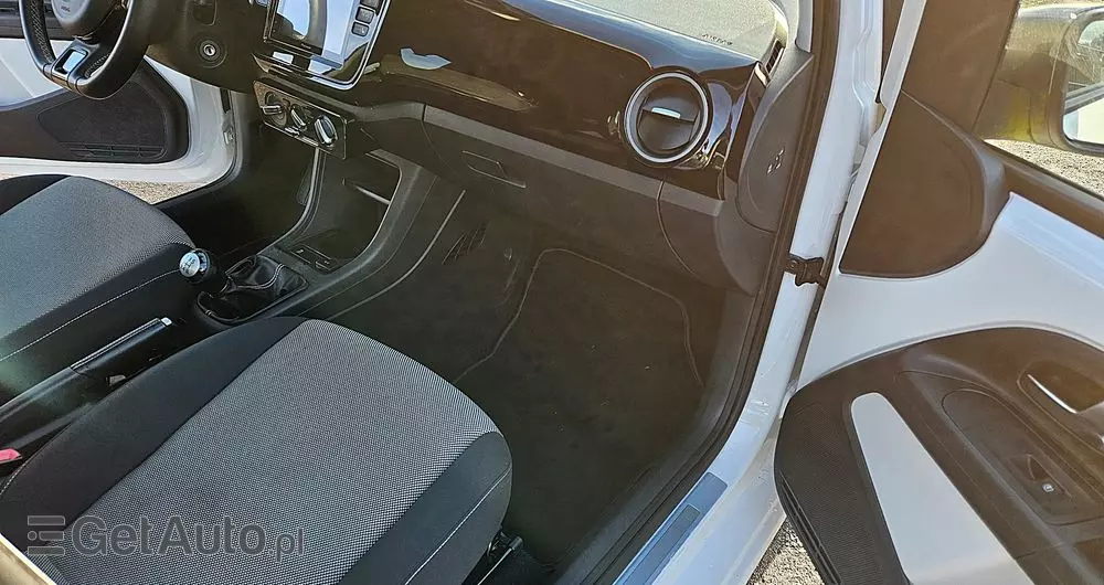 VOLKSWAGEN Up! (BlueMotion Technology) high