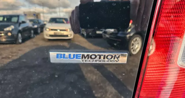 VOLKSWAGEN Up! (BlueMotion Technology) high