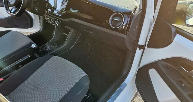 VOLKSWAGEN Up! (BlueMotion Technology) high