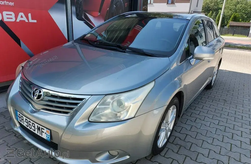 TOYOTA Avensis 