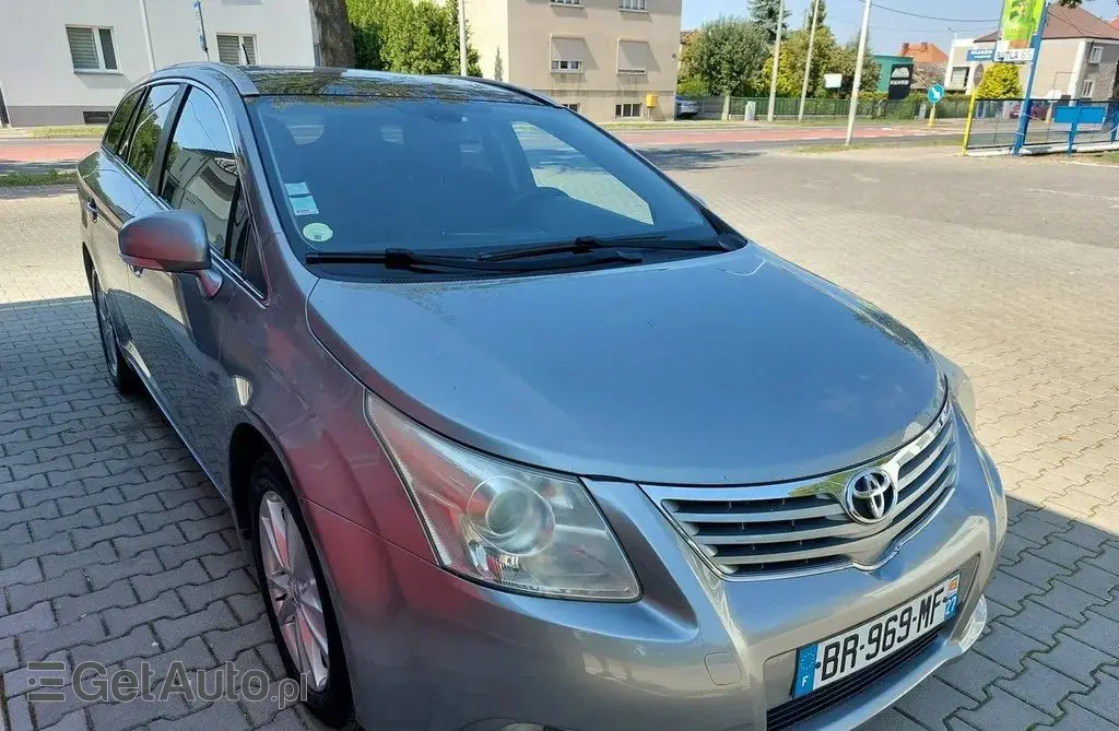 TOYOTA Avensis 