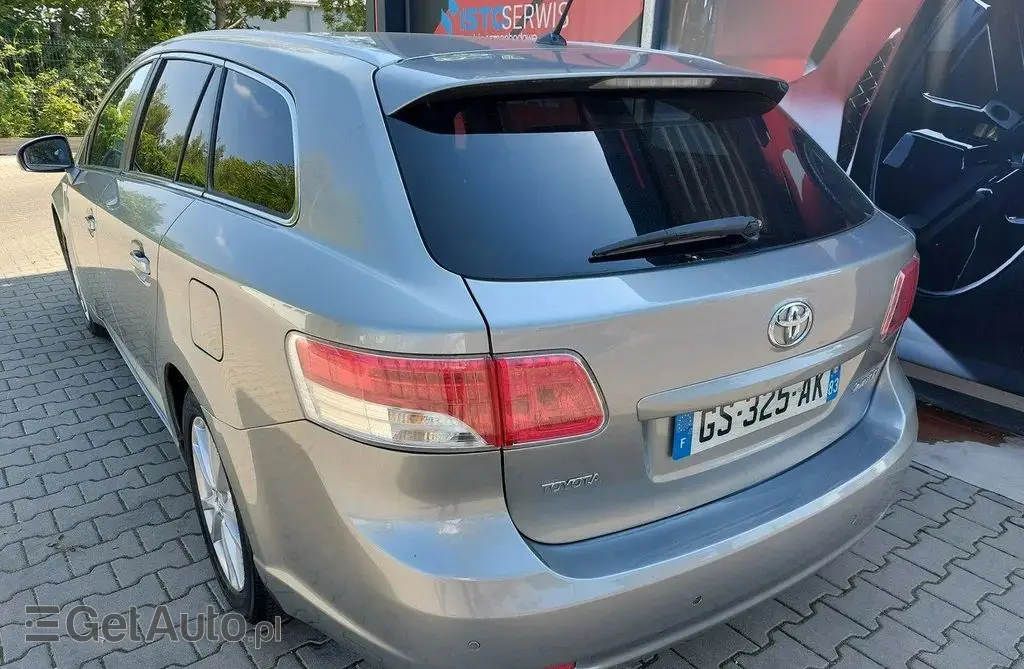 TOYOTA Avensis 