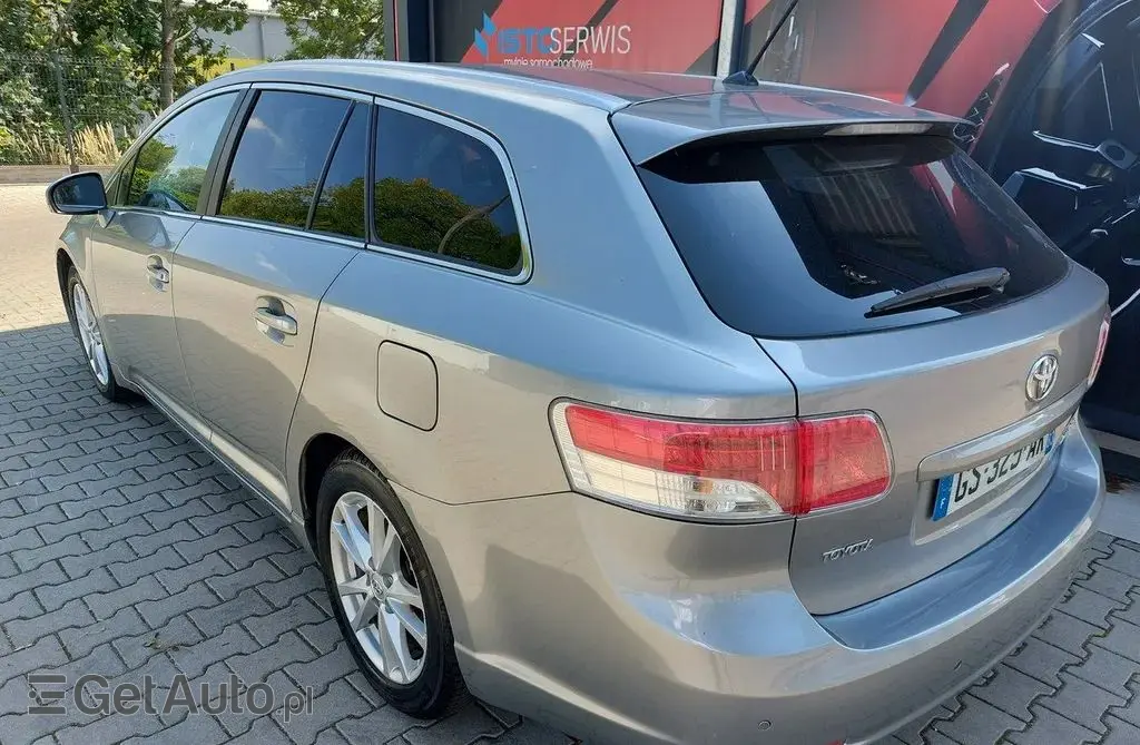 TOYOTA Avensis 