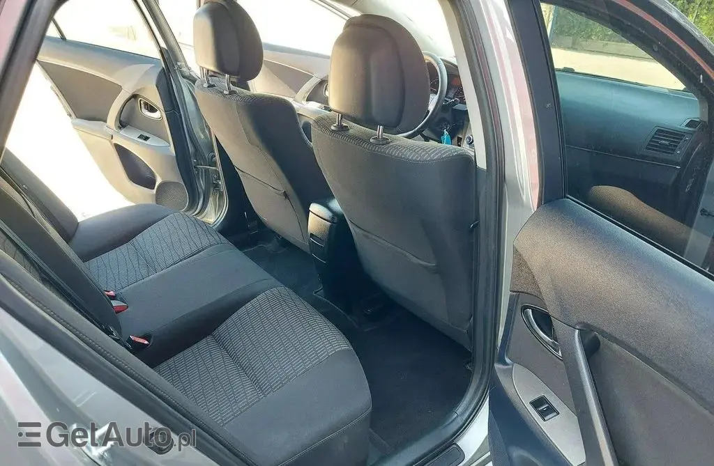 TOYOTA Avensis 