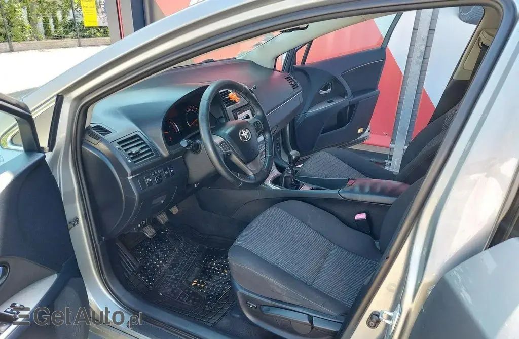 TOYOTA Avensis 