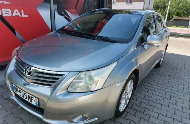 TOYOTA Avensis 