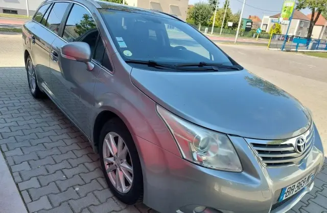 TOYOTA Avensis 