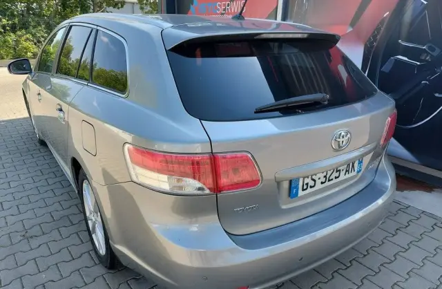 TOYOTA Avensis 
