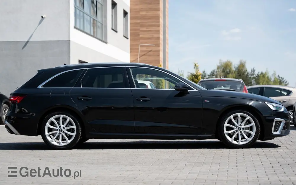 AUDI A4 Avant 35 TFSI S tronic S line