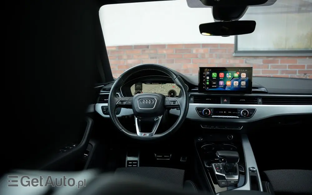 AUDI A4 Avant 35 TFSI S tronic S line
